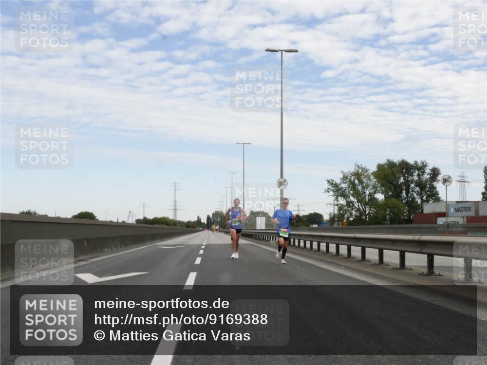 03.10.2025 - Köhlbrandbrückenlauf Matties Gatica Varas http://msf.ph/oto/9169388 03.10.2025 15:11:51 Position 3  meine-sportfotos.de