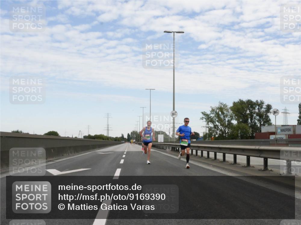 03.10.2025 - Köhlbrandbrückenlauf Matties Gatica Varas http://msf.ph/oto/9169390 03.10.2025 15:11:52 Position 3  meine-sportfotos.de