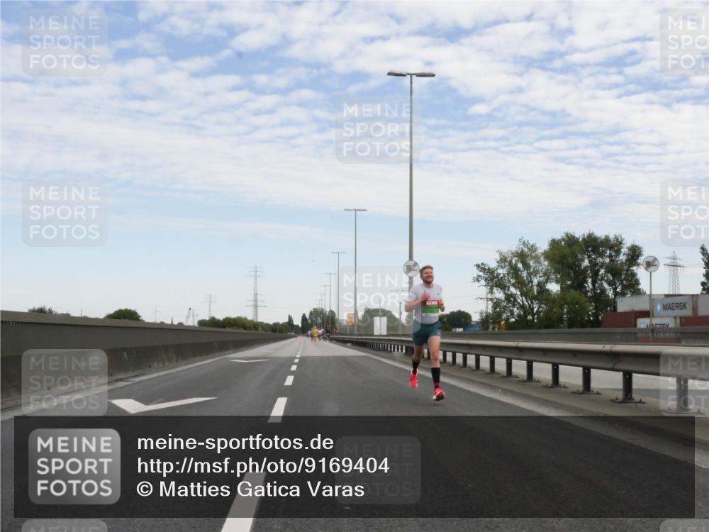 03.10.2025 - Köhlbrandbrückenlauf Matties Gatica Varas http://msf.ph/oto/9169404 03.10.2025 15:11:57 Position 3  meine-sportfotos.de