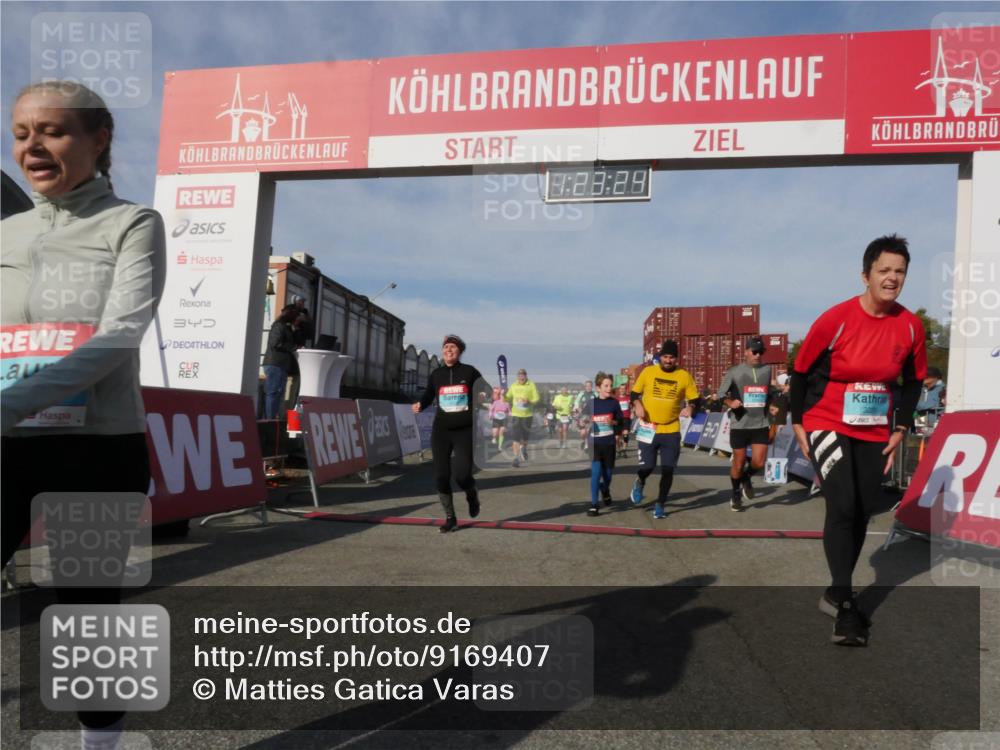 03.10.2025 - Köhlbrandbrückenlauf Matties Gatica Varas http://msf.ph/oto/9169407 03.10.2025 10:23:26 Ziel 1482, 1597, 1629, 1827, 1875, 2139, 2637, 2683, 2684, 2740, 2783, 2784, 2810, 2840, 2842, 3170, 3221 meine-sportfotos.de