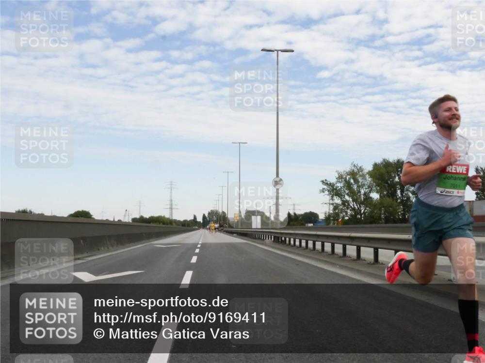03.10.2025 - Köhlbrandbrückenlauf Matties Gatica Varas http://msf.ph/oto/9169411 03.10.2025 15:11:58 Position 3 7011 meine-sportfotos.de