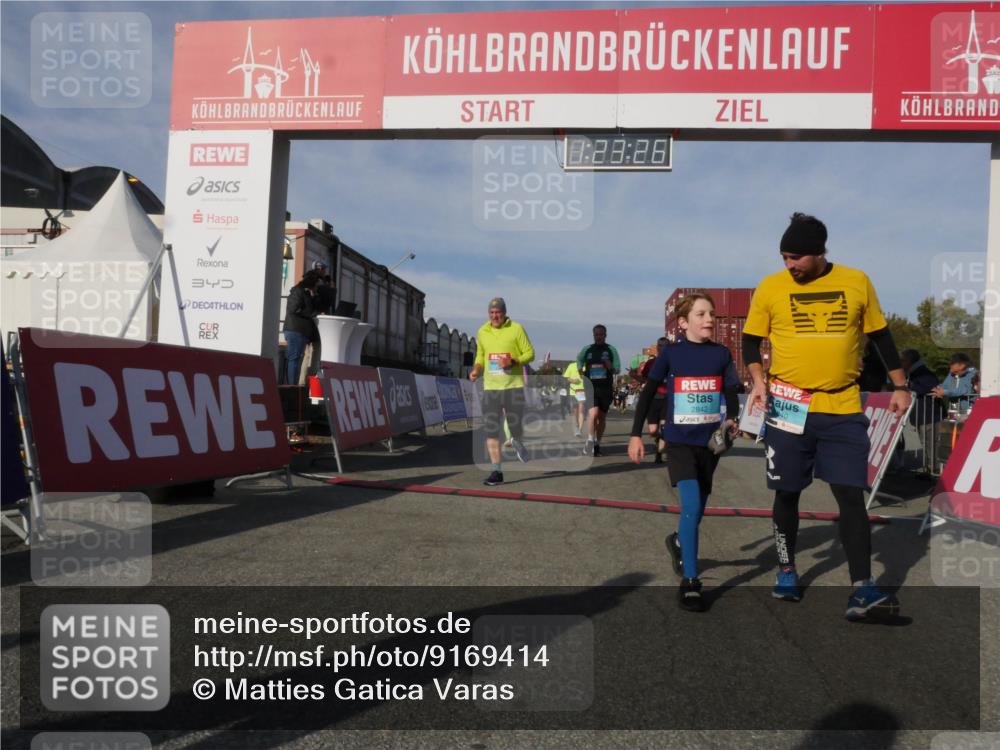 03.10.2025 - Köhlbrandbrückenlauf Matties Gatica Varas http://msf.ph/oto/9169414 03.10.2025 10:23:28 Ziel 1482, 1597, 1629, 1827, 1875, 2139, 2229, 2637, 2683, 2684, 2740, 2784, 2810, 3170, 3221 meine-sportfotos.de