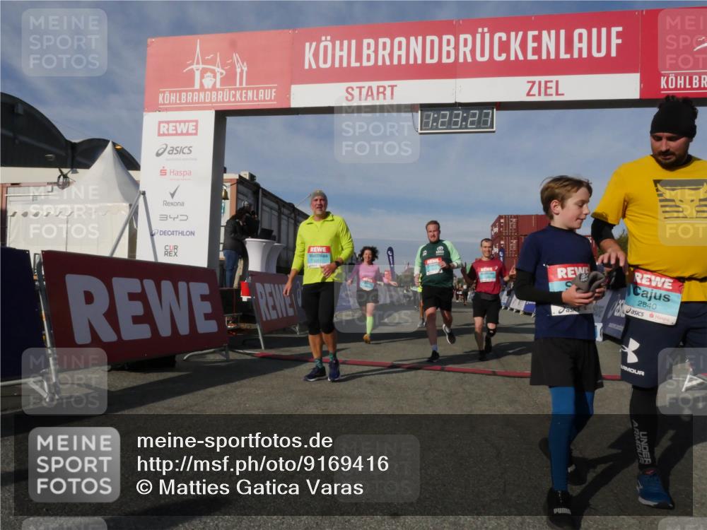 03.10.2025 - Köhlbrandbrückenlauf Matties Gatica Varas http://msf.ph/oto/9169416 03.10.2025 10:23:29 Ziel 1482, 1597, 1629, 1827, 1875, 2139, 2229, 2637, 2683, 2684, 2740, 2784, 2810, 3170 meine-sportfotos.de