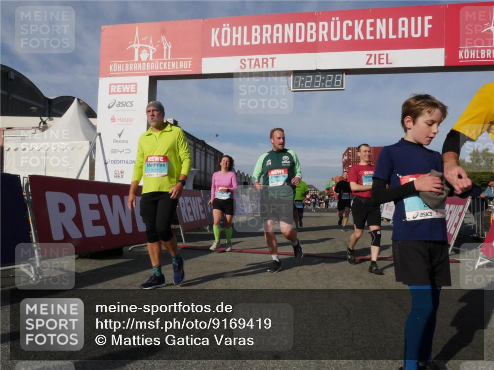 03.10.2025 - Köhlbrandbrückenlauf Matties Gatica Varas http://msf.ph/oto/9169419 03.10.2025 10:23:30 Ziel 1482, 1597, 1875, 1937, 2229, 2637, 2683, 2684, 2740, 2784, 2810, 3170 meine-sportfotos.de