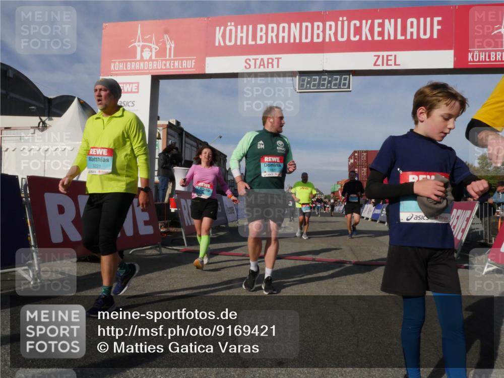 03.10.2025 - Köhlbrandbrückenlauf Matties Gatica Varas http://msf.ph/oto/9169421 03.10.2025 10:23:30 Ziel 1482, 1597, 1875, 1937, 2229, 2637, 2683, 2684, 2740, 2784, 2810, 3170 meine-sportfotos.de