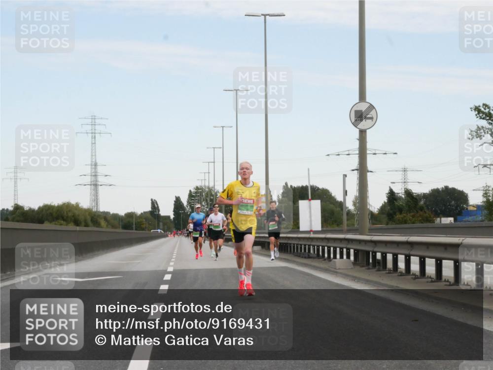 03.10.2025 - Köhlbrandbrückenlauf Matties Gatica Varas http://msf.ph/oto/9169431 03.10.2025 15:12:10 Position 3  meine-sportfotos.de