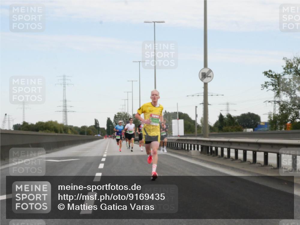 03.10.2025 - Köhlbrandbrückenlauf Matties Gatica Varas http://msf.ph/oto/9169435 03.10.2025 15:12:11 Position 3  meine-sportfotos.de
