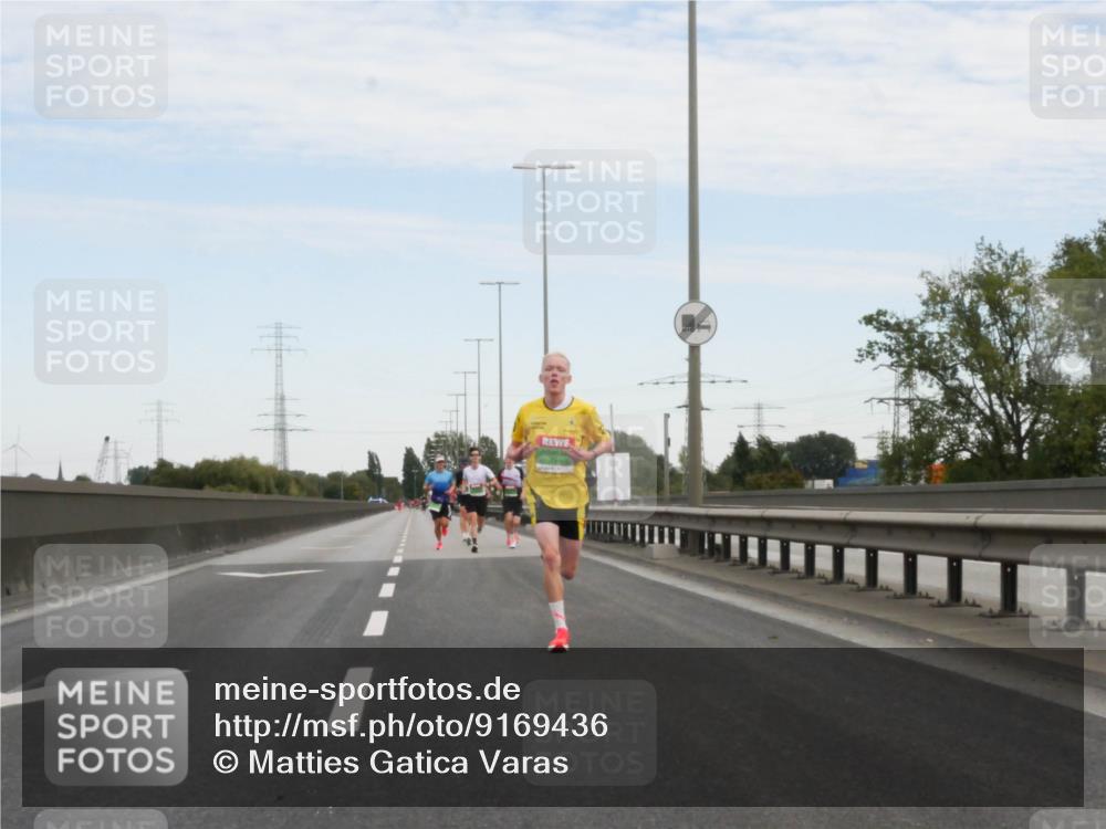03.10.2025 - Köhlbrandbrückenlauf Matties Gatica Varas http://msf.ph/oto/9169436 03.10.2025 15:12:11 Position 3  meine-sportfotos.de