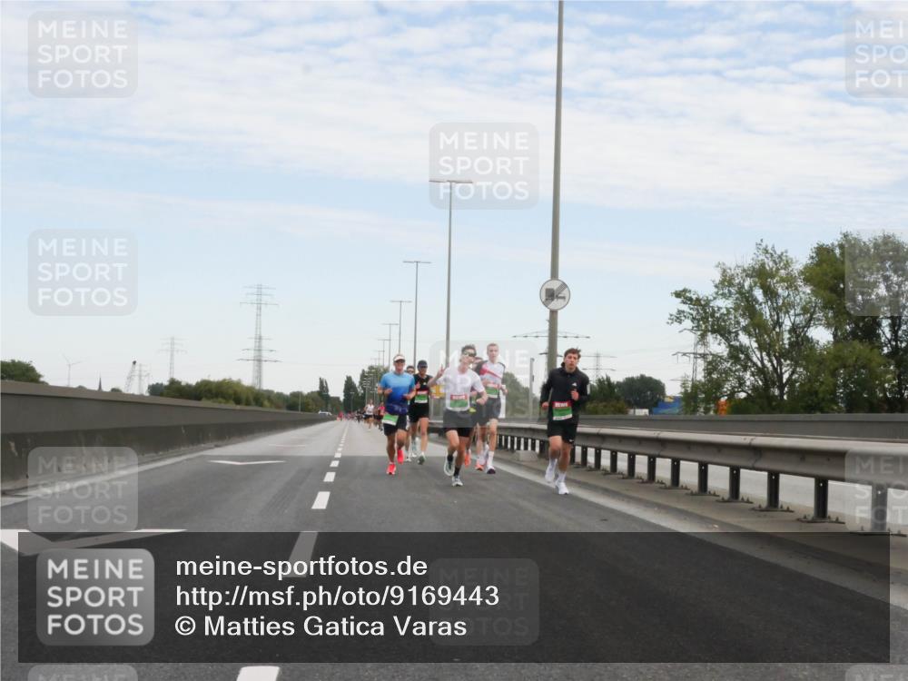 03.10.2025 - Köhlbrandbrückenlauf Matties Gatica Varas http://msf.ph/oto/9169443 03.10.2025 15:12:15 Position 3  meine-sportfotos.de