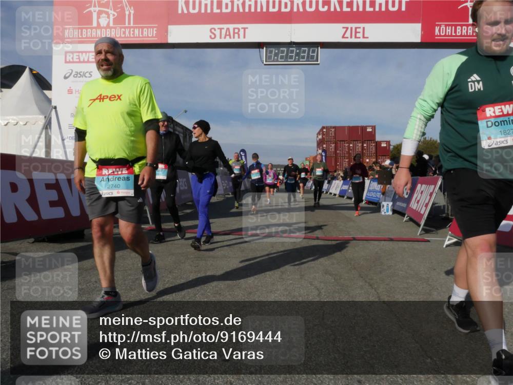 03.10.2025 - Köhlbrandbrückenlauf Matties Gatica Varas http://msf.ph/oto/9169444 03.10.2025 10:23:36 Ziel 1128, 1482, 1597, 1875, 1937, 1978, 2008, 2152, 2229, 2303, 2315, 2637, 2784, 3170, 3422, 3423 meine-sportfotos.de