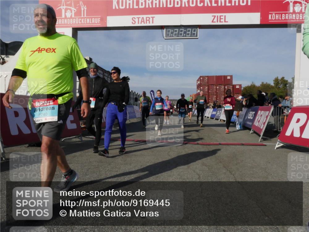 03.10.2025 - Köhlbrandbrückenlauf Matties Gatica Varas http://msf.ph/oto/9169445 03.10.2025 10:23:36 Ziel 1128, 1482, 1597, 1875, 1937, 1978, 2008, 2152, 2229, 2303, 2315, 2637, 2784, 3170, 3422, 3423 meine-sportfotos.de