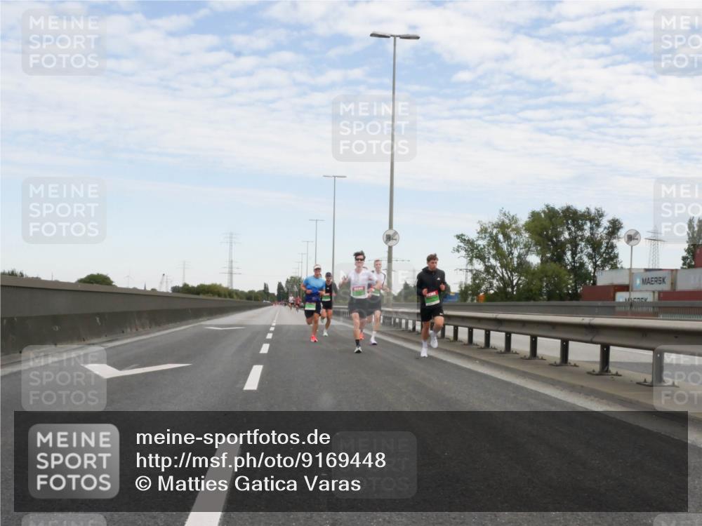 03.10.2025 - Köhlbrandbrückenlauf Matties Gatica Varas http://msf.ph/oto/9169448 03.10.2025 15:12:16 Position 3  meine-sportfotos.de