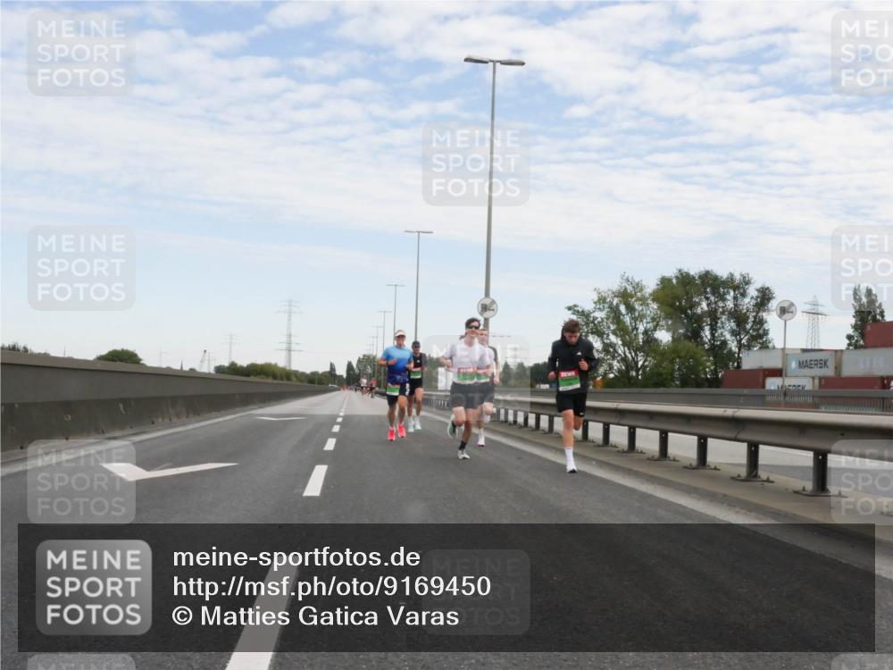 03.10.2025 - Köhlbrandbrückenlauf Matties Gatica Varas http://msf.ph/oto/9169450 03.10.2025 15:12:17 Position 3  meine-sportfotos.de