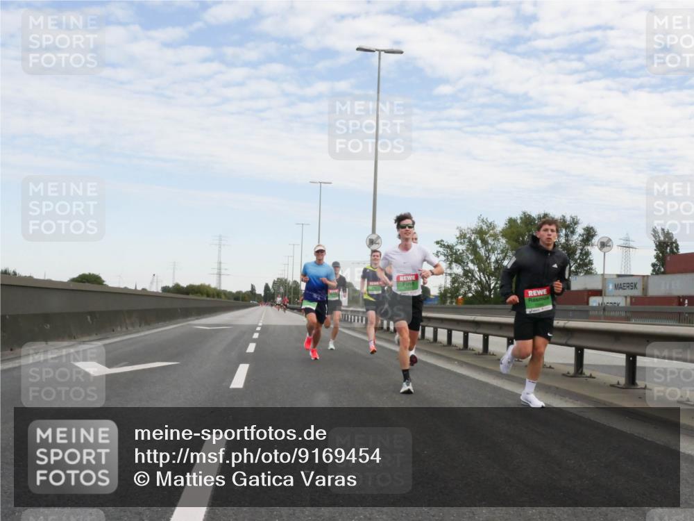 03.10.2025 - Köhlbrandbrückenlauf Matties Gatica Varas http://msf.ph/oto/9169454 03.10.2025 15:12:18 Position 3  meine-sportfotos.de