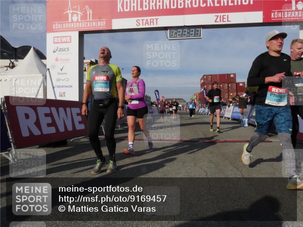 03.10.2025 - Köhlbrandbrückenlauf Matties Gatica Varas http://msf.ph/oto/9169457 03.10.2025 10:23:39 Ziel 1128, 1937, 1978, 2008, 2152, 2229, 2303, 2315, 3422, 3423 meine-sportfotos.de