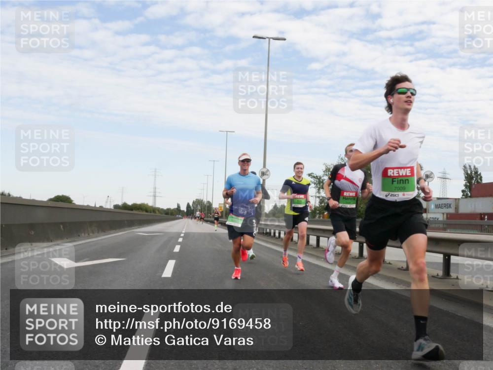 03.10.2025 - Köhlbrandbrückenlauf Matties Gatica Varas http://msf.ph/oto/9169458 03.10.2025 15:12:19 Position 3 7009 meine-sportfotos.de