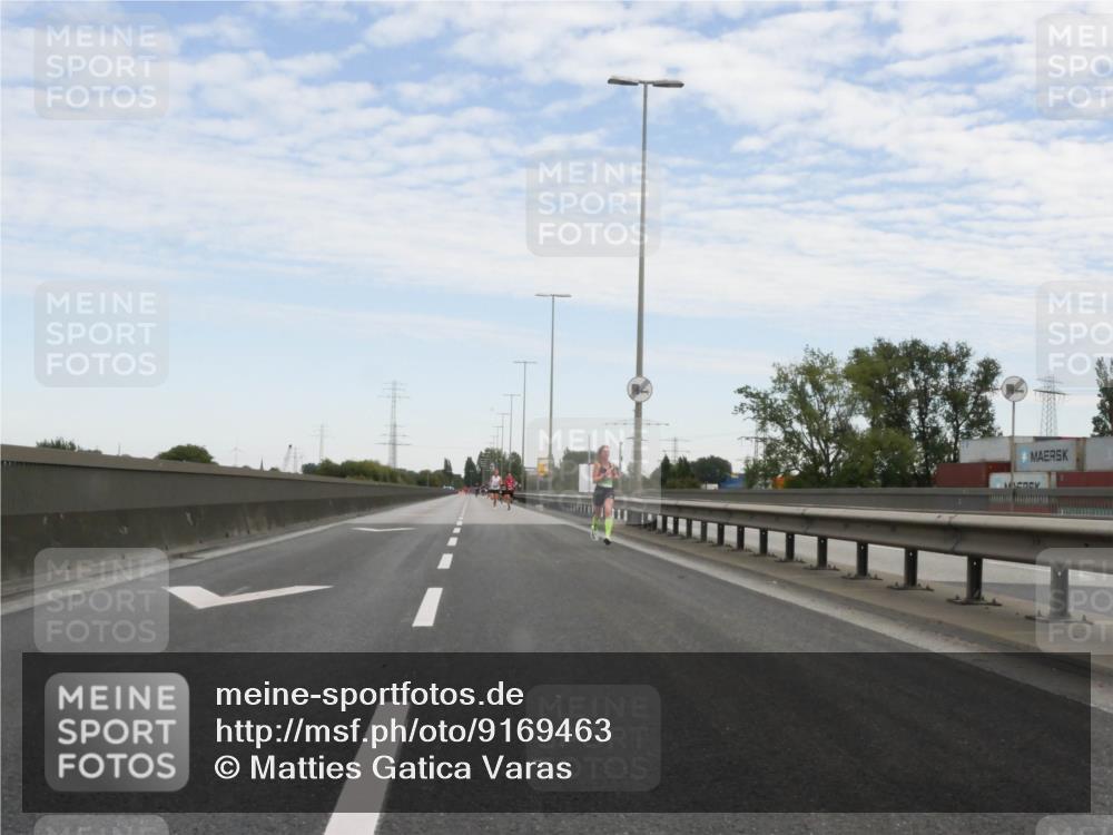 03.10.2025 - Köhlbrandbrückenlauf Matties Gatica Varas http://msf.ph/oto/9169463 03.10.2025 15:12:23 Position 3  meine-sportfotos.de