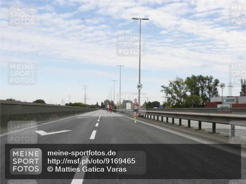 03.10.2025 - Köhlbrandbrückenlauf Matties Gatica Varas http://msf.ph/oto/9169465 03.10.2025 15:12:24 Position 3  meine-sportfotos.de