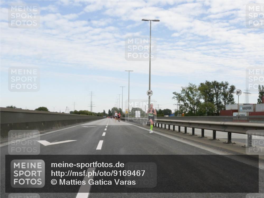 03.10.2025 - Köhlbrandbrückenlauf Matties Gatica Varas http://msf.ph/oto/9169467 03.10.2025 15:12:24 Position 3  meine-sportfotos.de