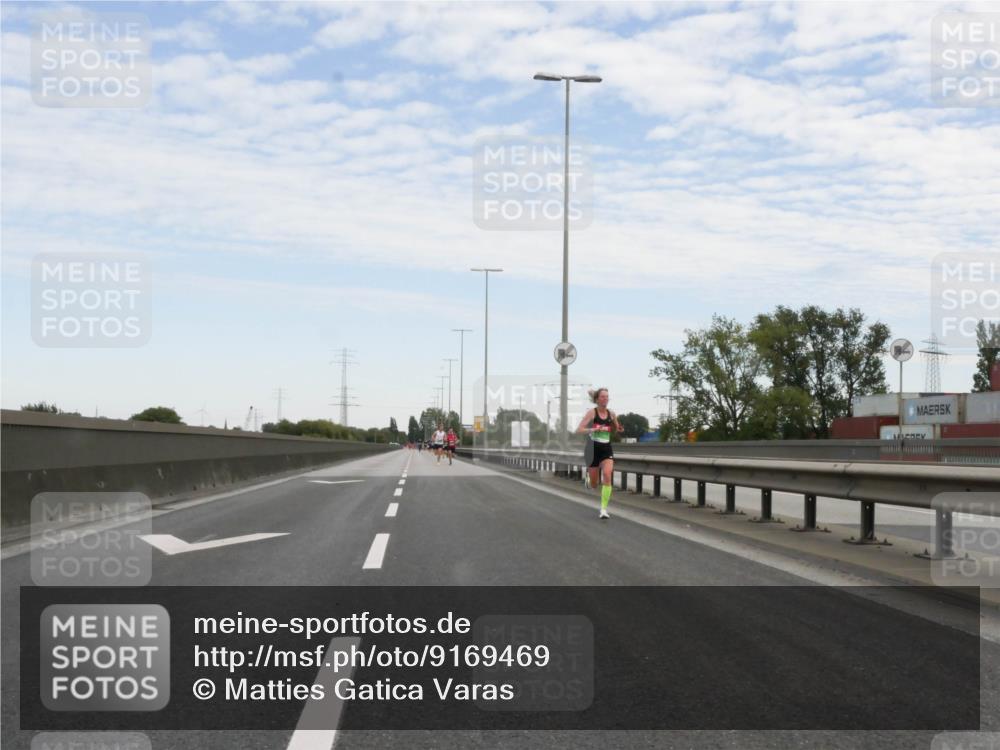 03.10.2025 - Köhlbrandbrückenlauf Matties Gatica Varas http://msf.ph/oto/9169469 03.10.2025 15:12:25 Position 3  meine-sportfotos.de