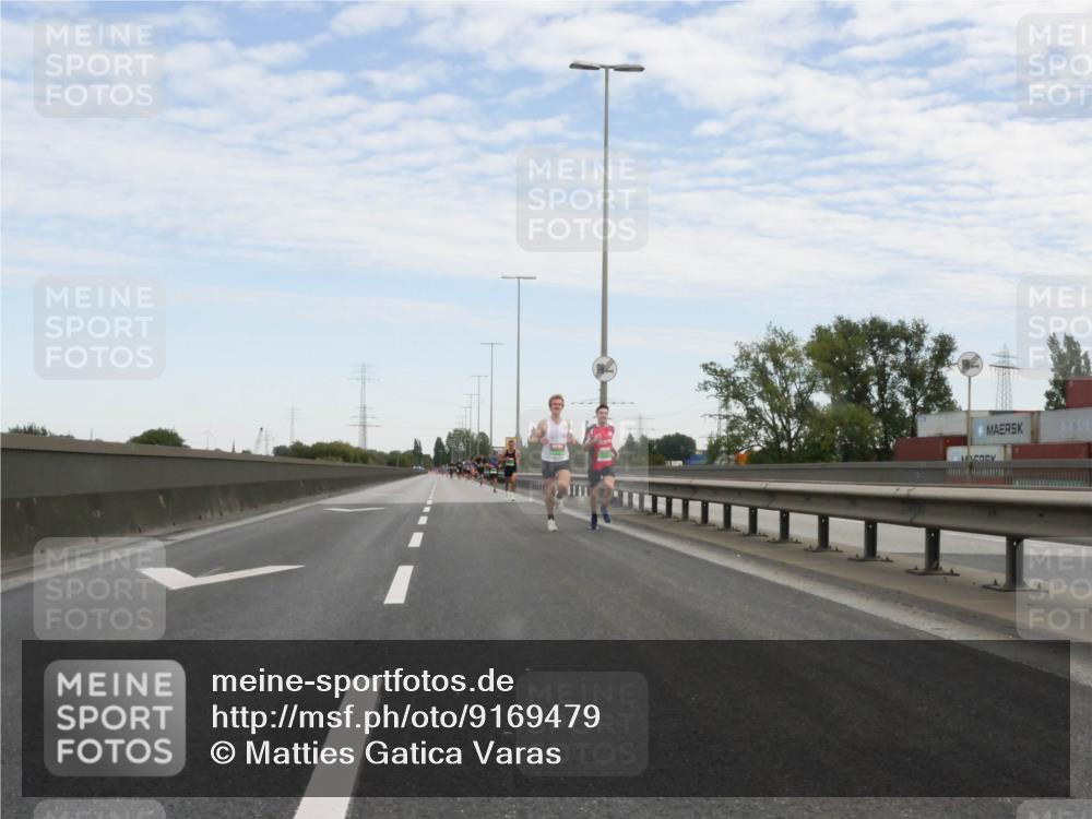 03.10.2025 - Köhlbrandbrückenlauf Matties Gatica Varas http://msf.ph/oto/9169479 03.10.2025 15:12:33 Position 3 1111 meine-sportfotos.de