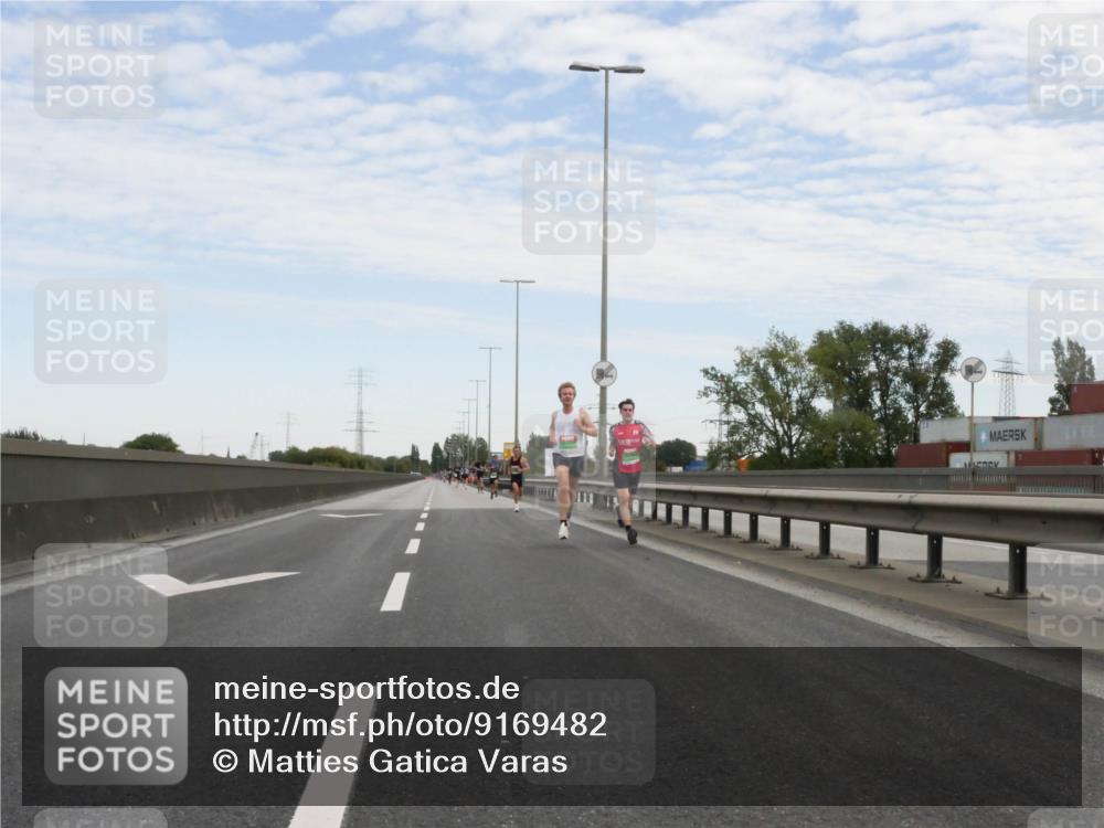 03.10.2025 - Köhlbrandbrückenlauf Matties Gatica Varas http://msf.ph/oto/9169482 03.10.2025 15:12:33 Position 3  meine-sportfotos.de