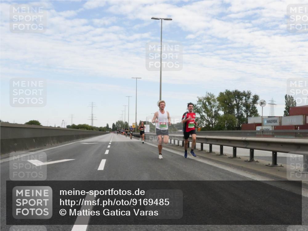 03.10.2025 - Köhlbrandbrückenlauf Matties Gatica Varas http://msf.ph/oto/9169485 03.10.2025 15:12:34 Position 3  meine-sportfotos.de