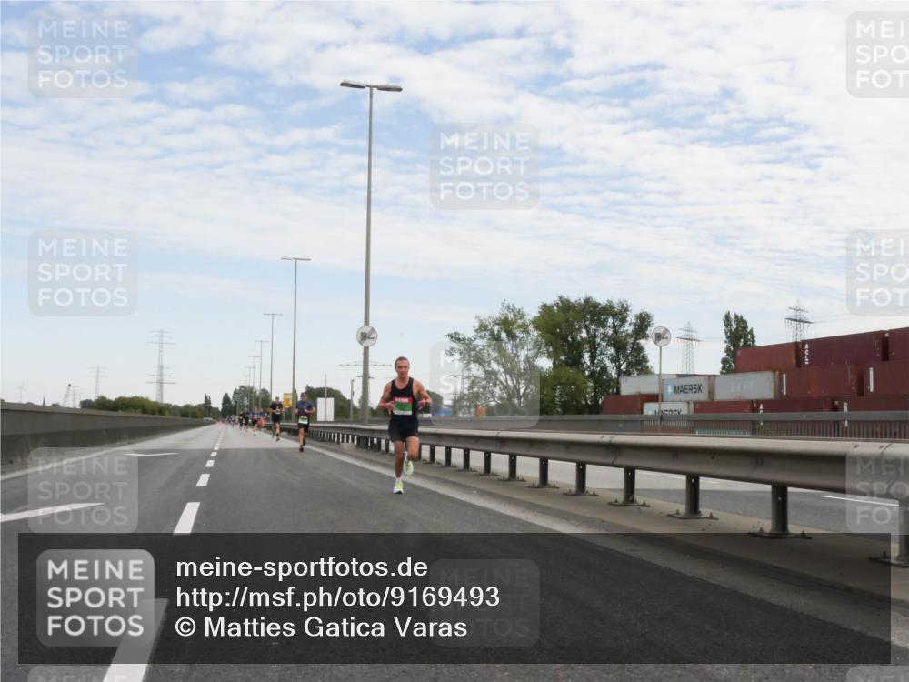 03.10.2025 - Köhlbrandbrückenlauf Matties Gatica Varas http://msf.ph/oto/9169493 03.10.2025 15:12:38 Position 3  meine-sportfotos.de