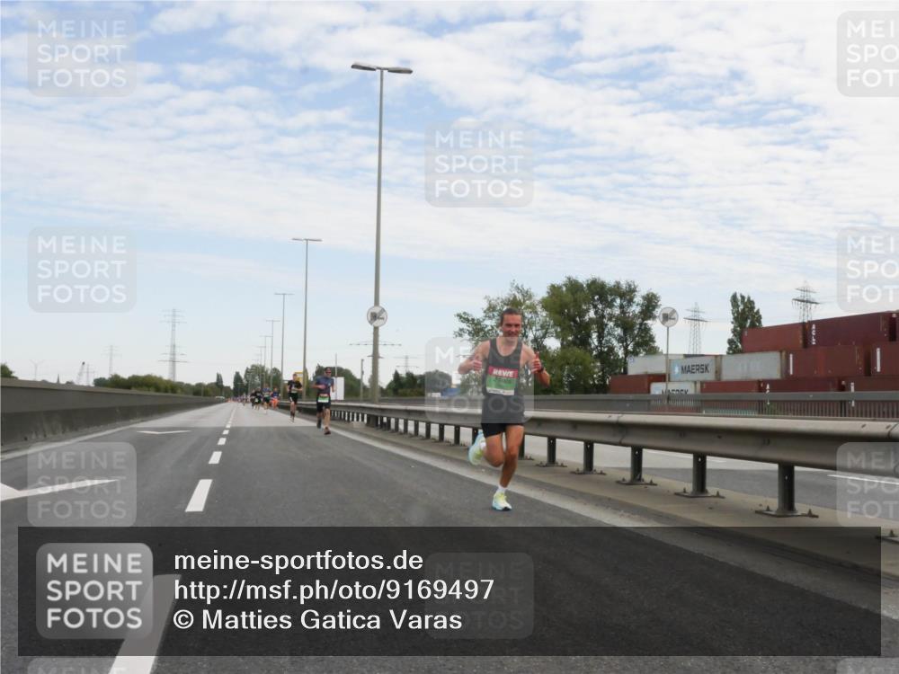 03.10.2025 - Köhlbrandbrückenlauf Matties Gatica Varas http://msf.ph/oto/9169497 03.10.2025 15:12:39 Position 3  meine-sportfotos.de
