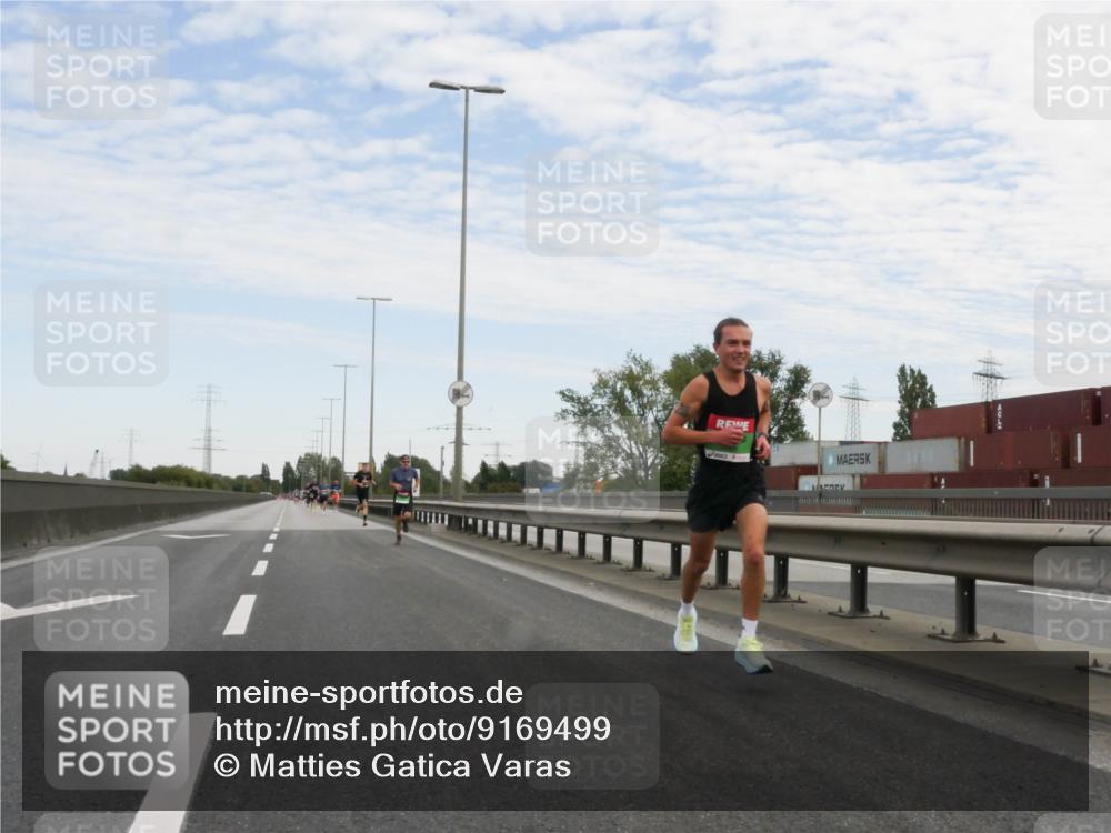 03.10.2025 - Köhlbrandbrückenlauf Matties Gatica Varas http://msf.ph/oto/9169499 03.10.2025 15:12:39 Position 3  meine-sportfotos.de