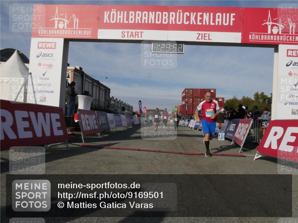 03.10.2025 - Köhlbrandbrückenlauf Matties Gatica Varas http://msf.ph/oto/9169501 03.10.2025 10:23:54 Ziel 1001, 1160, 1545, 1571, 1825, 2310, 2782, 3088 meine-sportfotos.de