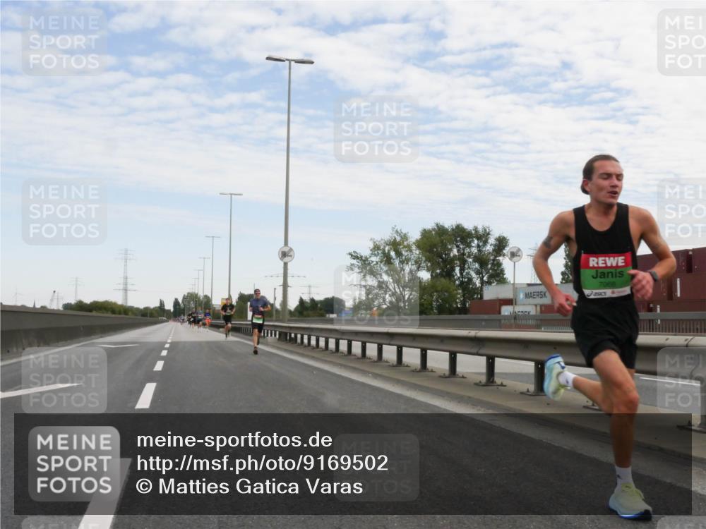 03.10.2025 - Köhlbrandbrückenlauf Matties Gatica Varas http://msf.ph/oto/9169502 03.10.2025 15:12:40 Position 3 7066 meine-sportfotos.de