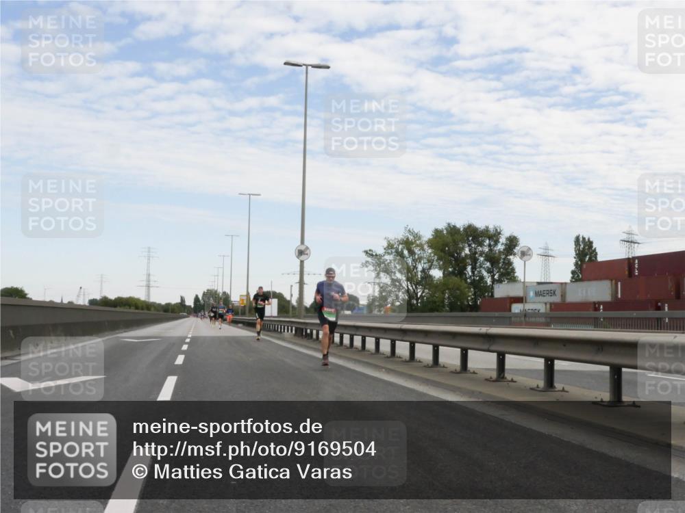 03.10.2025 - Köhlbrandbrückenlauf Matties Gatica Varas http://msf.ph/oto/9169504 03.10.2025 15:12:41 Position 3  meine-sportfotos.de