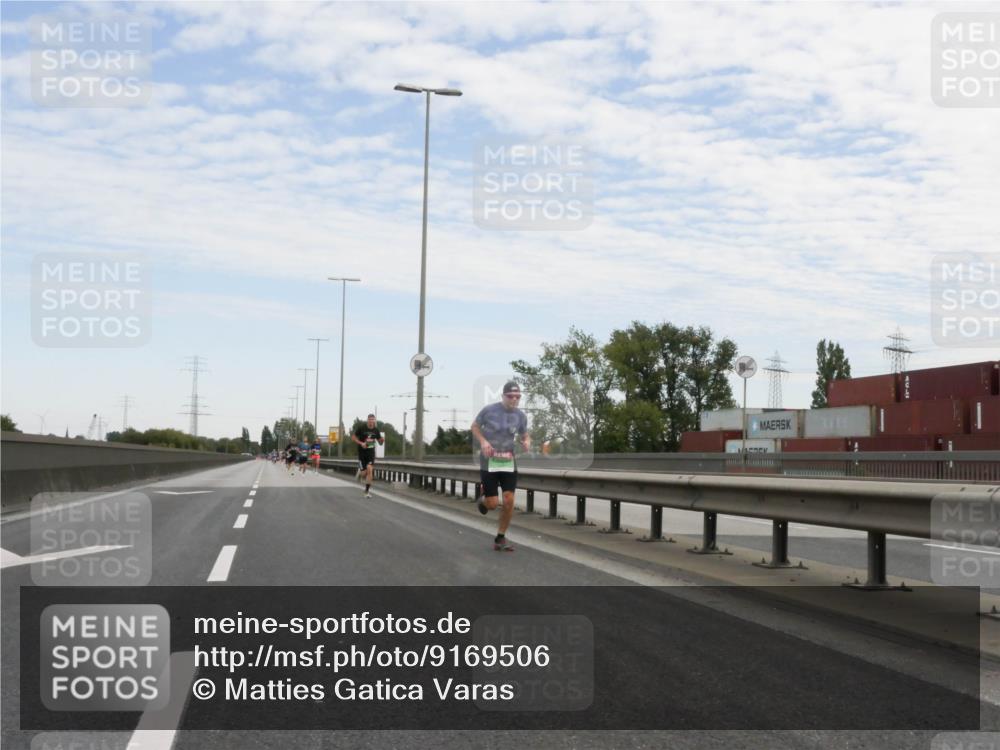 03.10.2025 - Köhlbrandbrückenlauf Matties Gatica Varas http://msf.ph/oto/9169506 03.10.2025 15:12:42 Position 3  meine-sportfotos.de
