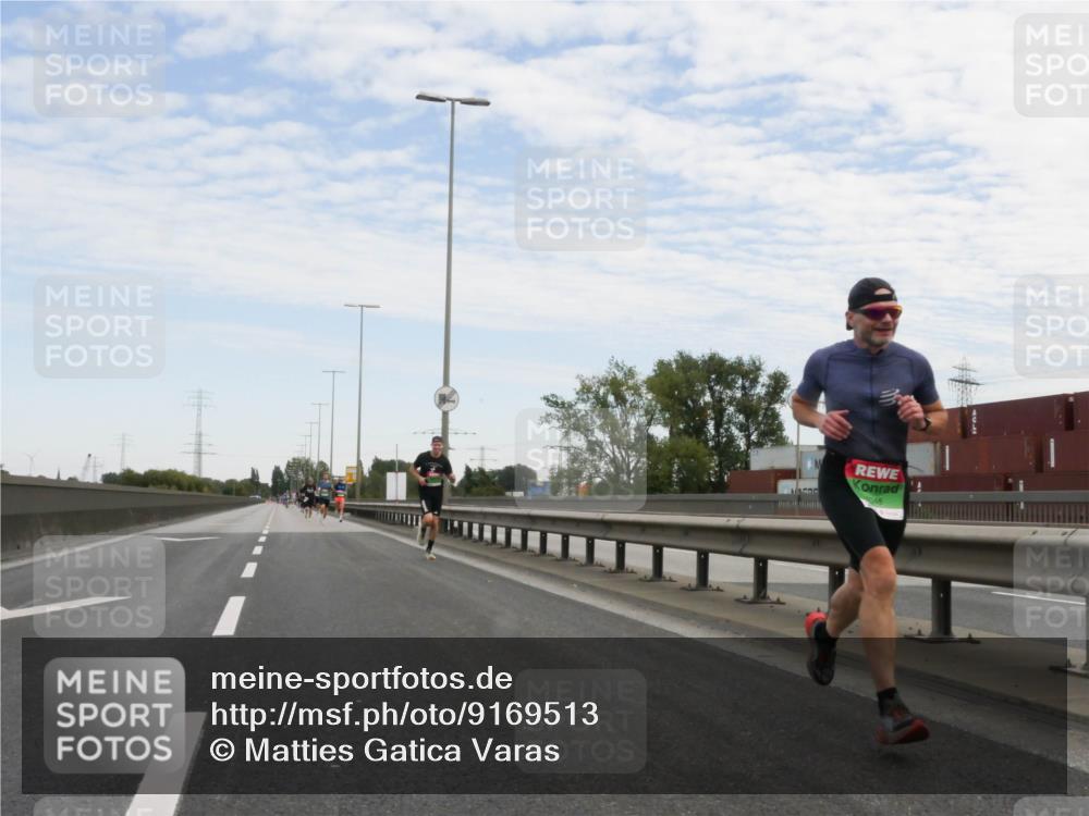 03.10.2025 - Köhlbrandbrückenlauf Matties Gatica Varas http://msf.ph/oto/9169513 03.10.2025 15:12:43 Position 3 045 meine-sportfotos.de