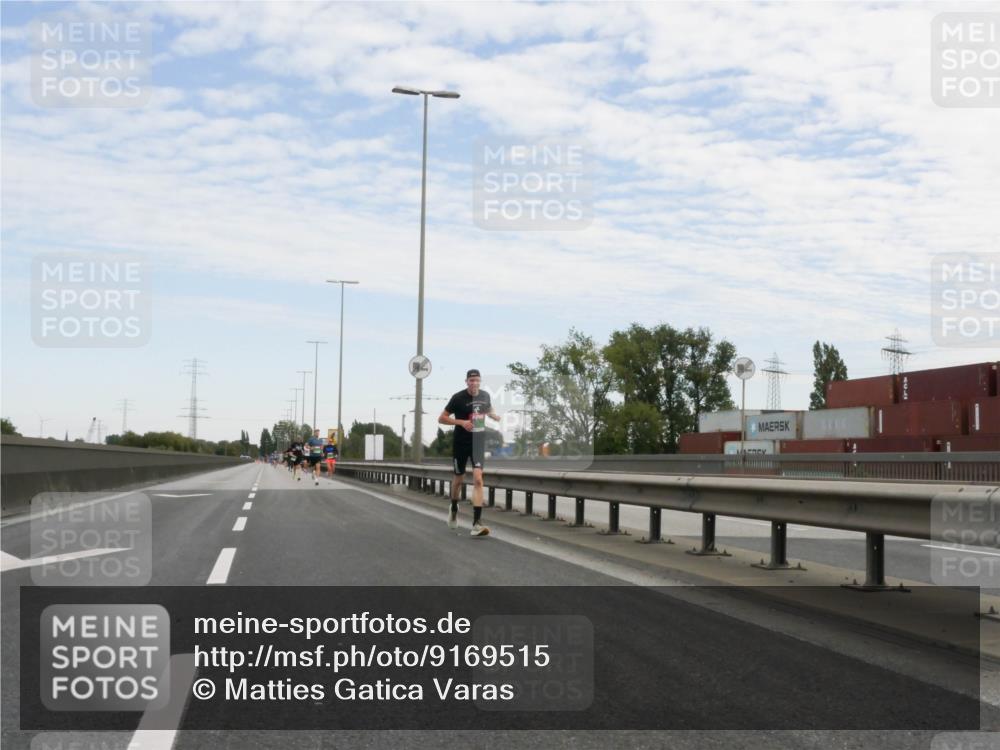 03.10.2025 - Köhlbrandbrückenlauf Matties Gatica Varas http://msf.ph/oto/9169515 03.10.2025 15:12:45 Position 3  meine-sportfotos.de