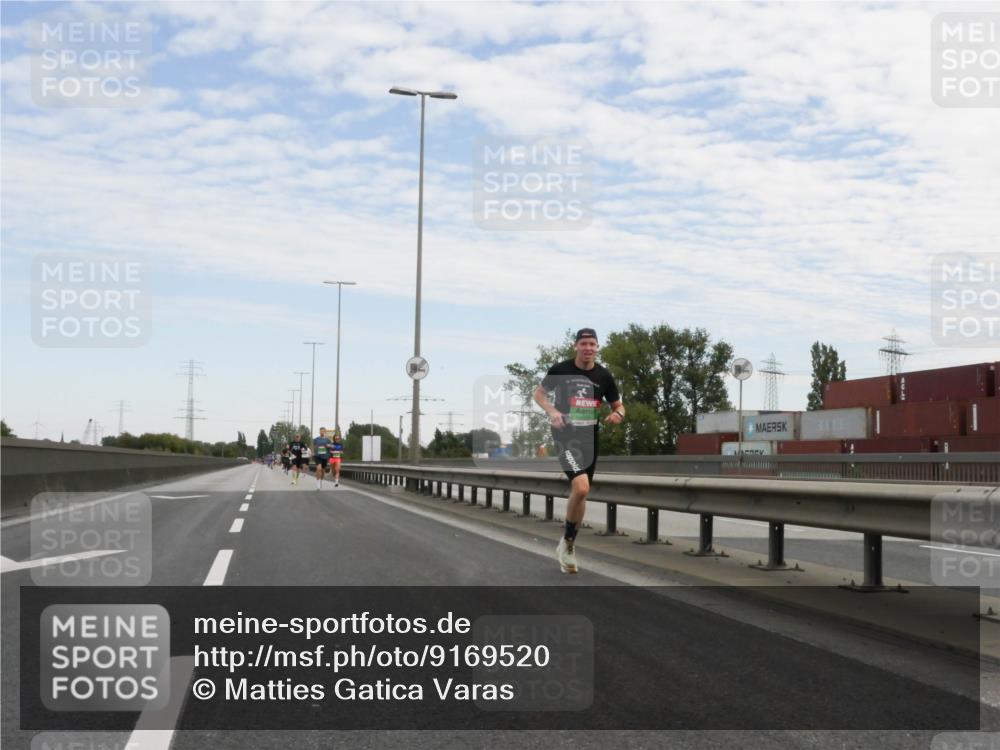 03.10.2025 - Köhlbrandbrückenlauf Matties Gatica Varas http://msf.ph/oto/9169520 03.10.2025 15:12:46 Position 3  meine-sportfotos.de