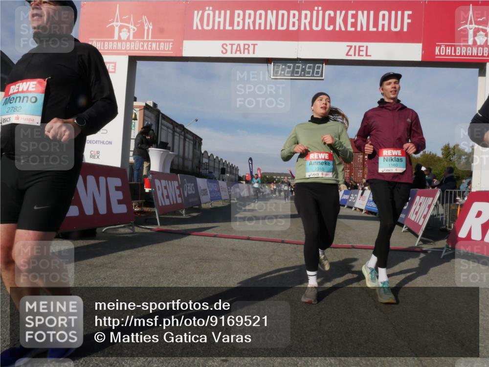 03.10.2025 - Köhlbrandbrückenlauf Matties Gatica Varas http://msf.ph/oto/9169521 03.10.2025 10:24:00 Ziel 1001, 1147, 1545, 1571, 1853, 1994, 2078, 2140, 3803 meine-sportfotos.de