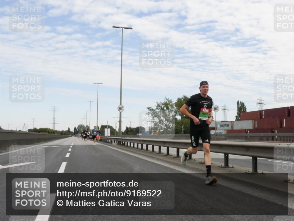 03.10.2025 - Köhlbrandbrückenlauf Matties Gatica Varas http://msf.ph/oto/9169522 03.10.2025 15:12:46 Position 3  meine-sportfotos.de
