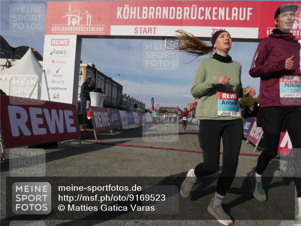 03.10.2025 - Köhlbrandbrückenlauf Matties Gatica Varas http://msf.ph/oto/9169523 03.10.2025 10:24:00 Ziel 1001, 1147, 1545, 1571, 1853, 1994, 2078, 2140, 3803 meine-sportfotos.de