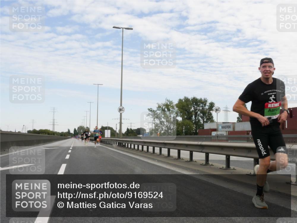 03.10.2025 - Köhlbrandbrückenlauf Matties Gatica Varas http://msf.ph/oto/9169524 03.10.2025 15:12:47 Position 3  meine-sportfotos.de