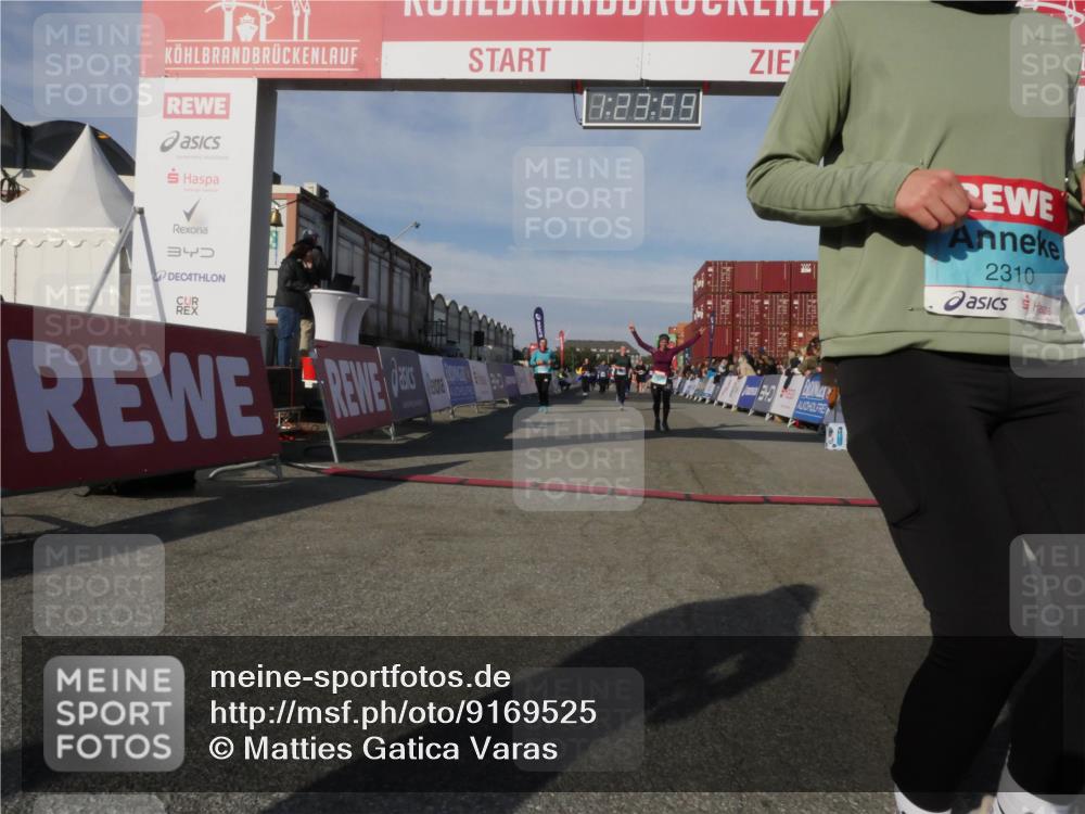 03.10.2025 - Köhlbrandbrückenlauf Matties Gatica Varas http://msf.ph/oto/9169525 03.10.2025 10:24:00 Ziel 1001, 1147, 1545, 1571, 1853, 1994, 2078, 2140, 3803 meine-sportfotos.de
