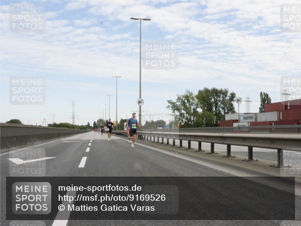 03.10.2025 - Köhlbrandbrückenlauf Matties Gatica Varas http://msf.ph/oto/9169526 03.10.2025 15:12:49 Position 3  meine-sportfotos.de
