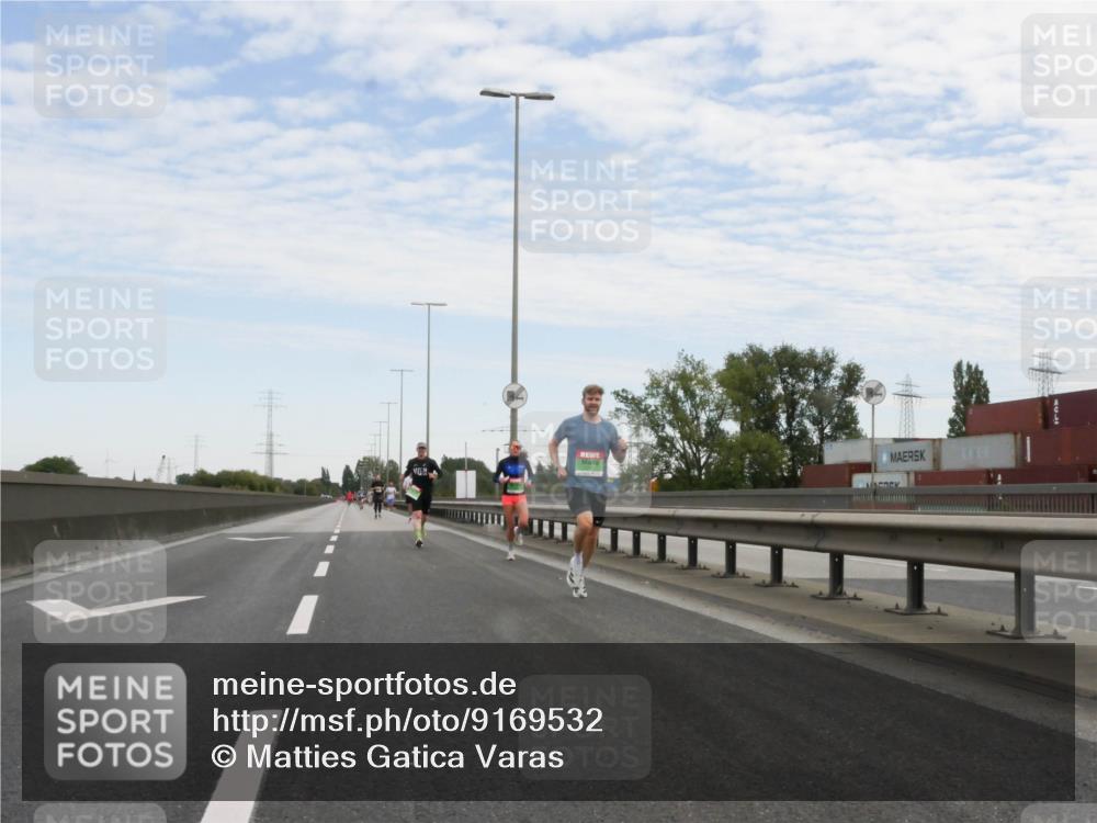 03.10.2025 - Köhlbrandbrückenlauf Matties Gatica Varas http://msf.ph/oto/9169532 03.10.2025 15:12:50 Position 3  meine-sportfotos.de