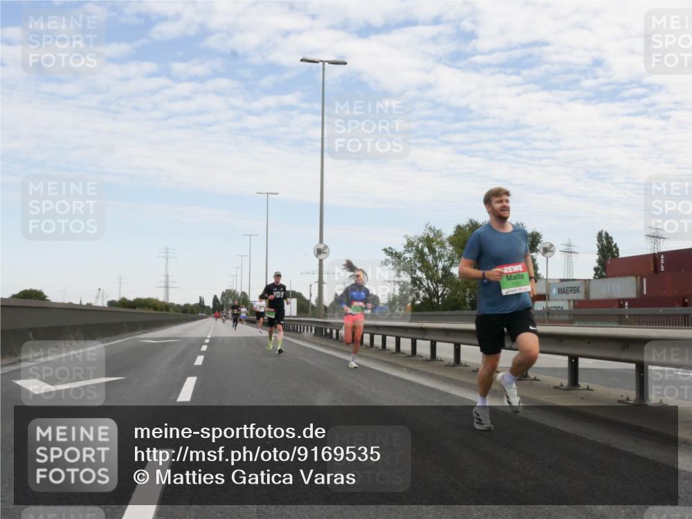 03.10.2025 - Köhlbrandbrückenlauf Matties Gatica Varas http://msf.ph/oto/9169535 03.10.2025 15:12:51 Position 3  meine-sportfotos.de