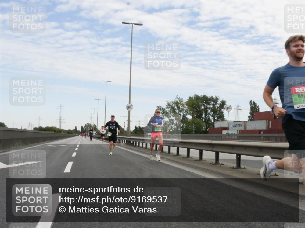 03.10.2025 - Köhlbrandbrückenlauf Matties Gatica Varas http://msf.ph/oto/9169537 03.10.2025 15:12:52 Position 3  meine-sportfotos.de