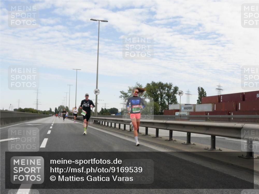 03.10.2025 - Köhlbrandbrückenlauf Matties Gatica Varas http://msf.ph/oto/9169539 03.10.2025 15:12:52 Position 3  meine-sportfotos.de