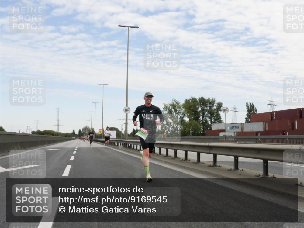 03.10.2025 - Köhlbrandbrückenlauf Matties Gatica Varas http://msf.ph/oto/9169545 03.10.2025 15:12:54 Position 3  meine-sportfotos.de