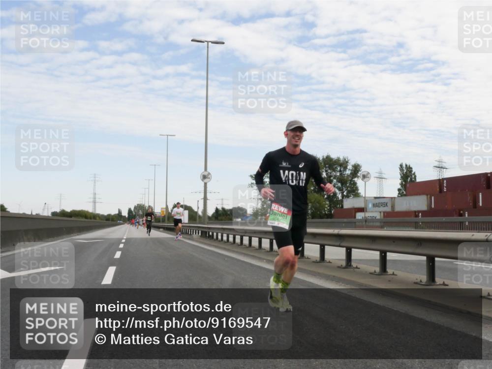 03.10.2025 - Köhlbrandbrückenlauf Matties Gatica Varas http://msf.ph/oto/9169547 03.10.2025 15:12:54 Position 3 9549 meine-sportfotos.de