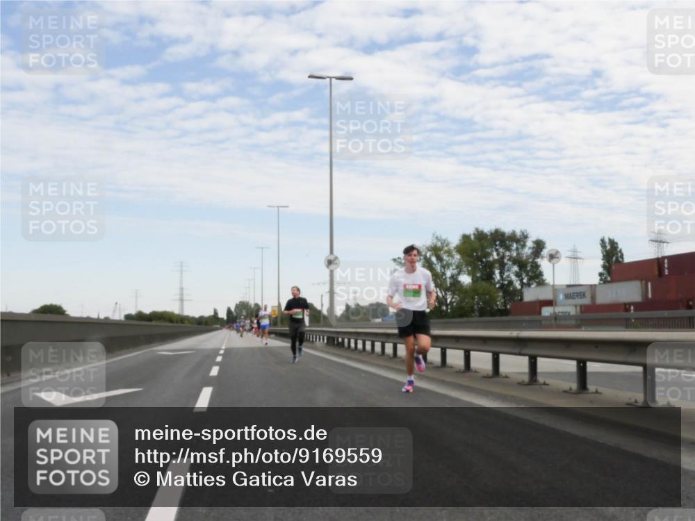 03.10.2025 - Köhlbrandbrückenlauf Matties Gatica Varas http://msf.ph/oto/9169559 03.10.2025 15:12:59 Position 3  meine-sportfotos.de